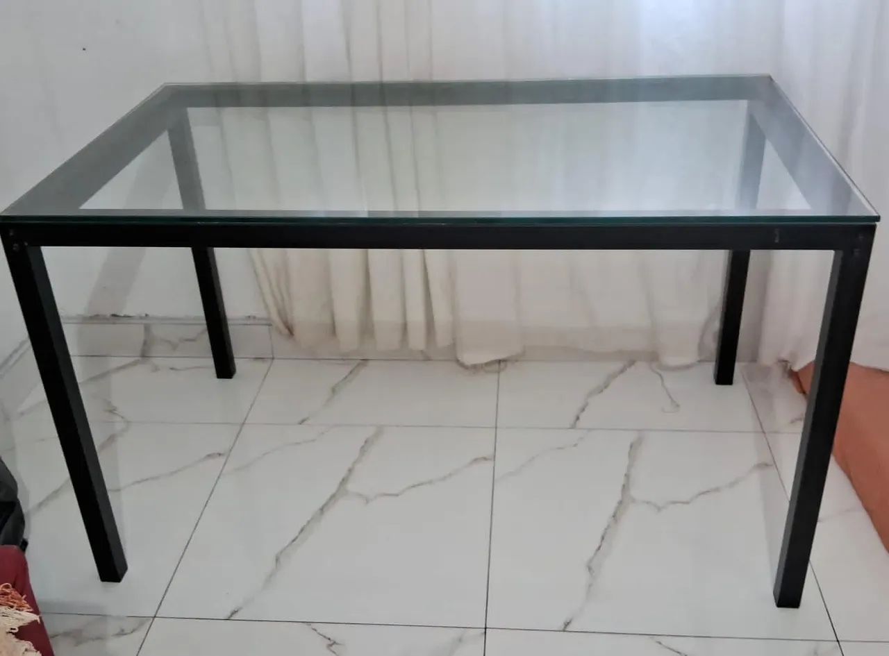 Glass table! Excellent condition