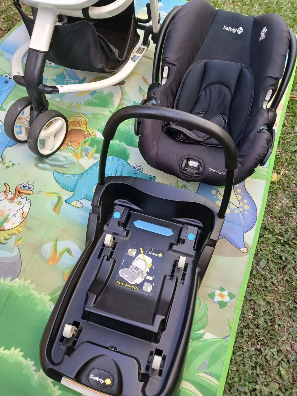 Carrinho de Bebê Moisés Safety 1S Com Bebê Conforto e Base - Foto 4