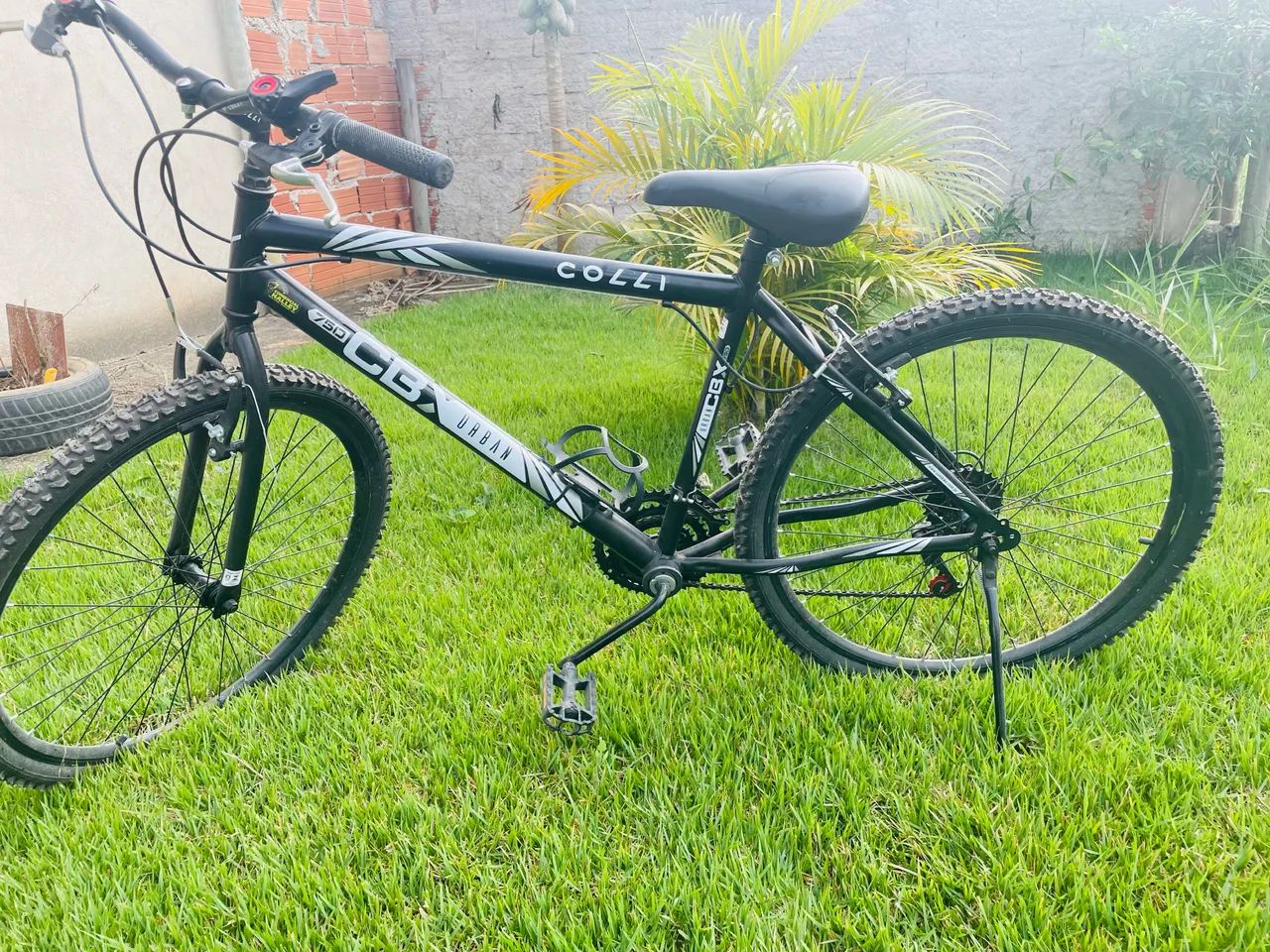 Vendo uma Bicicleta usada uma ÚNICA VEZ!! MUITO NOVA. 