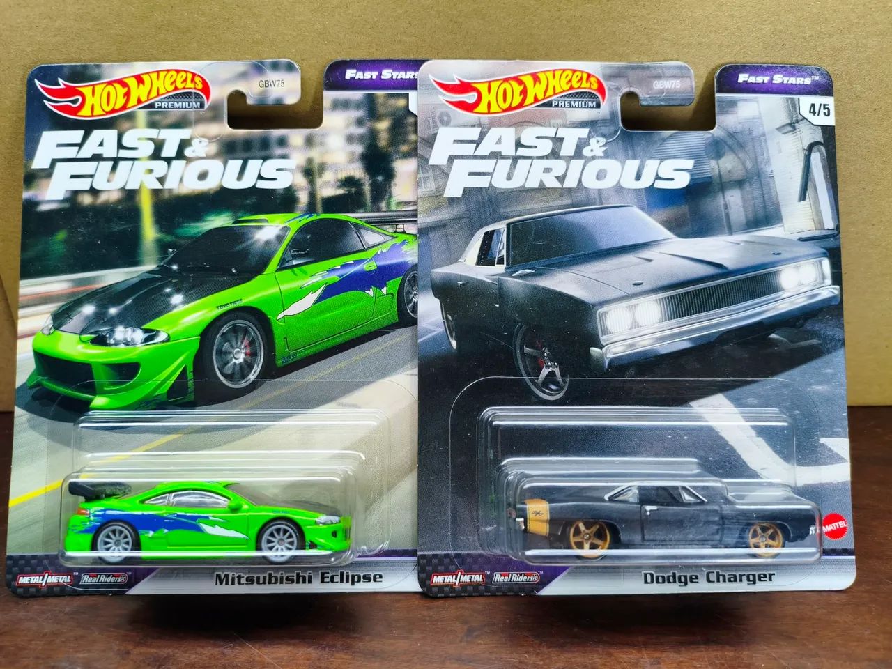 Dupla Hotwheels Velozes e Furiosos Premium 
