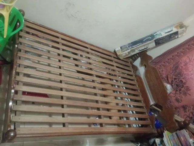 Cama de Casal de Madeira Maciça - Foto 5