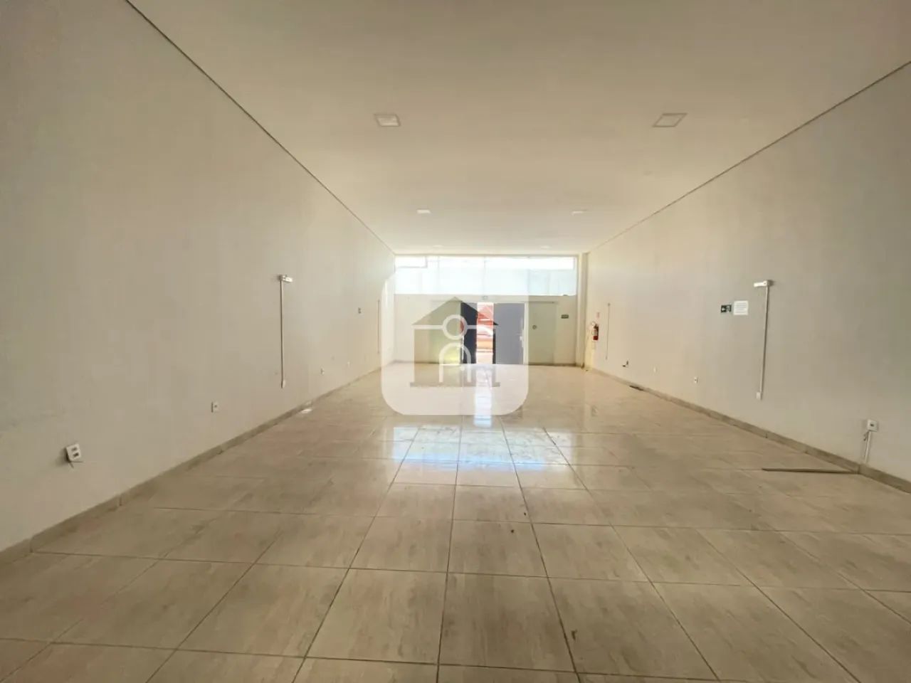 Loja comercial para locação no bairro Martins - Foto 2