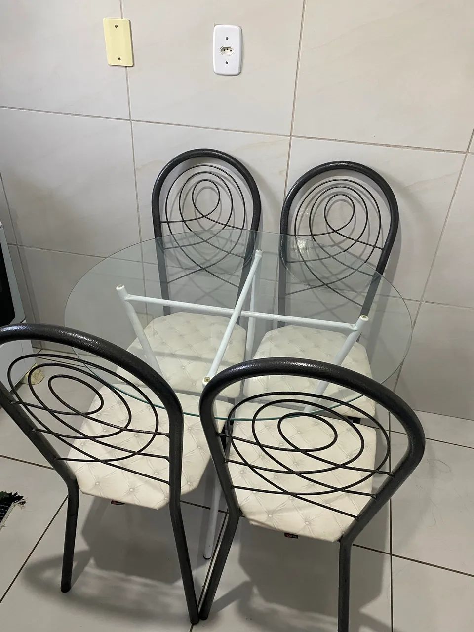 Mesa 4 cadeiras 