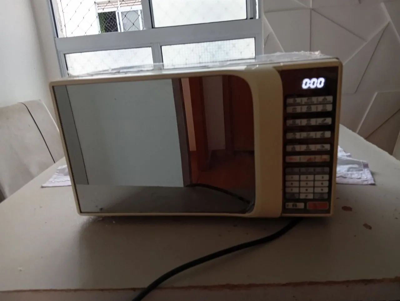 Microondas retirada de peças (funcionando perfeitamente)
