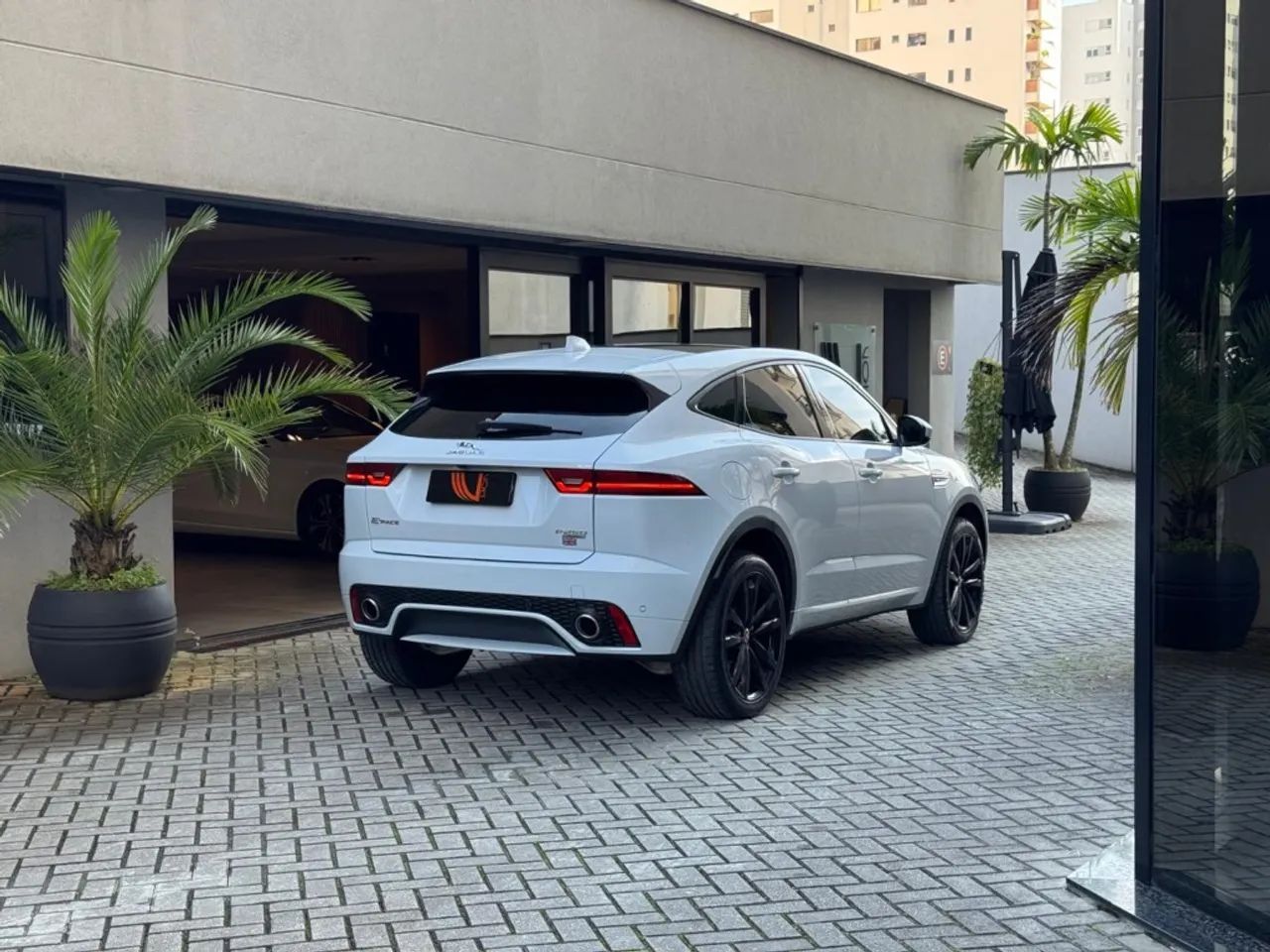 Jaguar E-Pace R-dynamic S 2.0 AWD 249cv Aut. 2019 - Foto 5