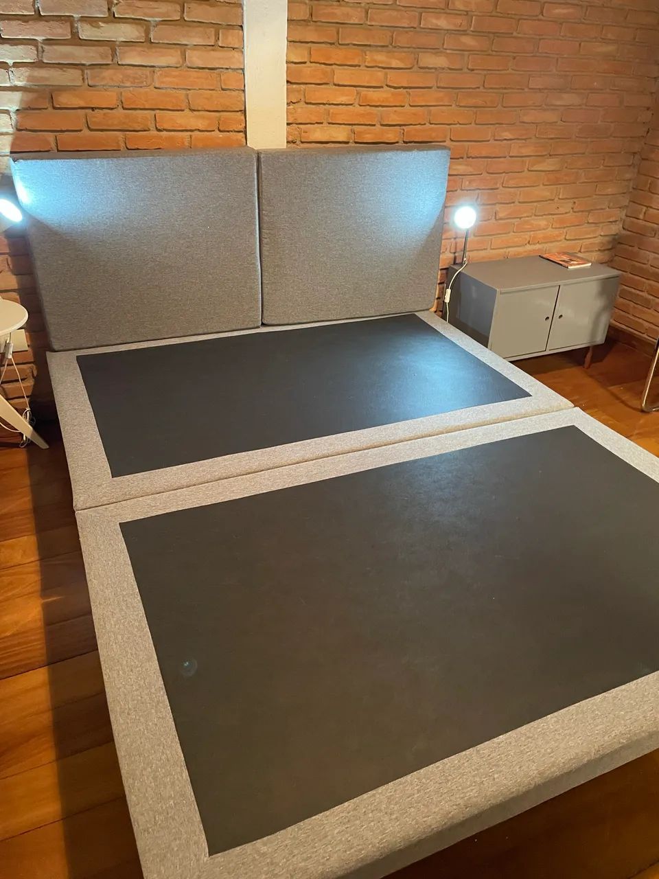 Cama queen cabeceira em linho cinza - semi nova impecável 