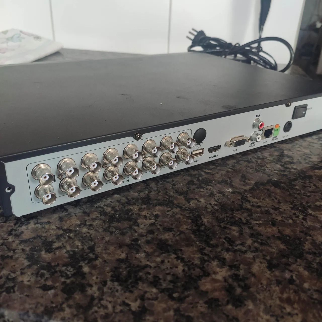 DVR hikvision ds7216 com 16 canais funcionando tudo certinho 