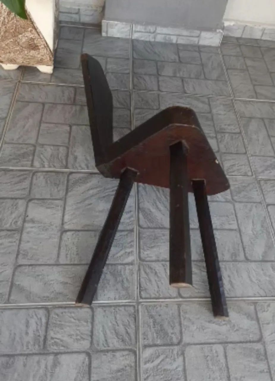 Cadeira antiga rústica em madeira nobre vinhática - Foto 4