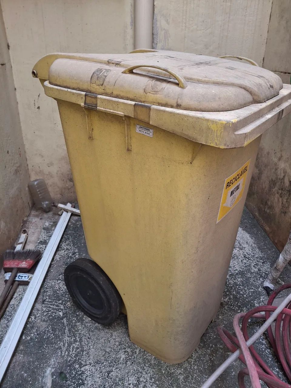 Lixeira Grande 240l - Foto 2