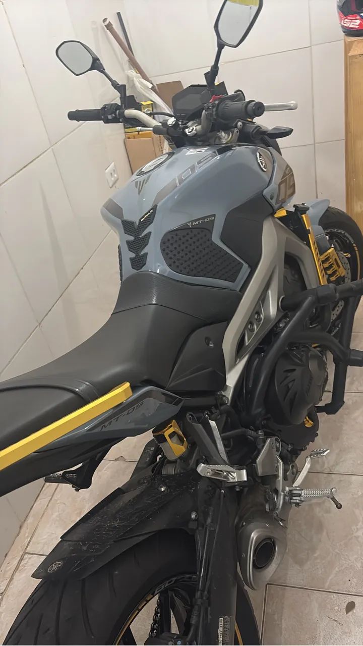 MT 09 - Foto 2