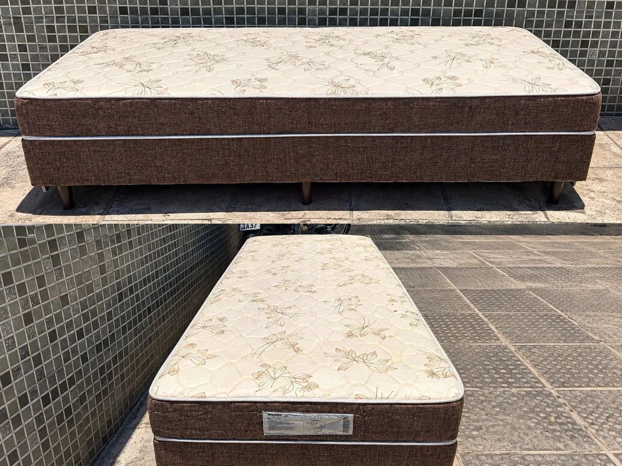Vendo cama de solteiro 