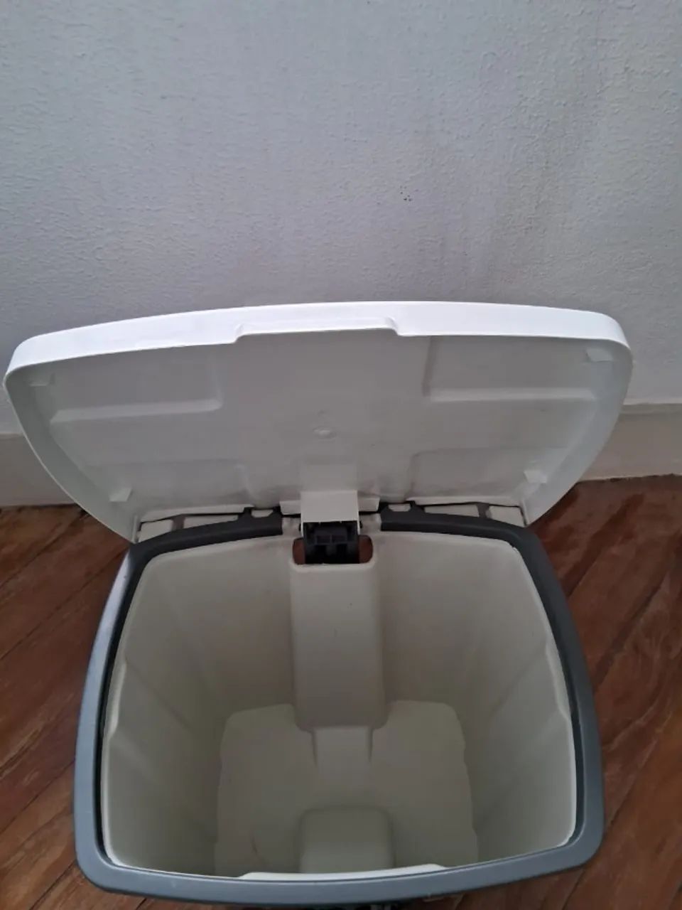 Cesto para lixo em geral