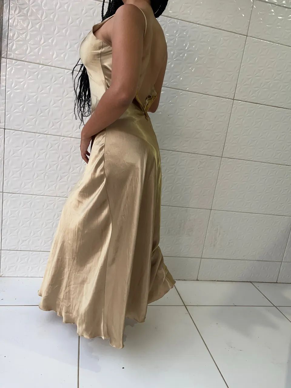 Vestido longo cetim dourado  - Foto 3