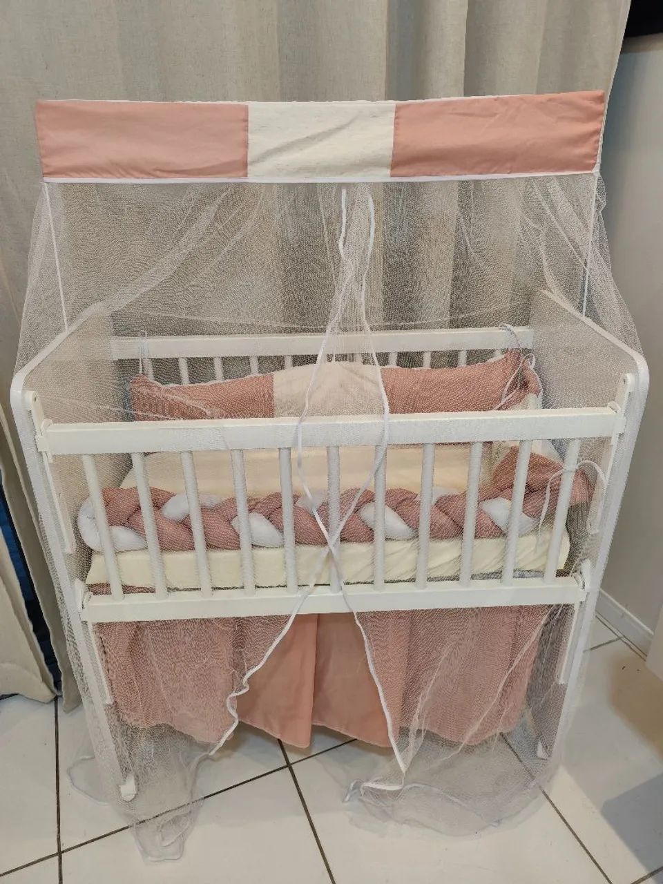 Mini berço + colchão + enchoval 