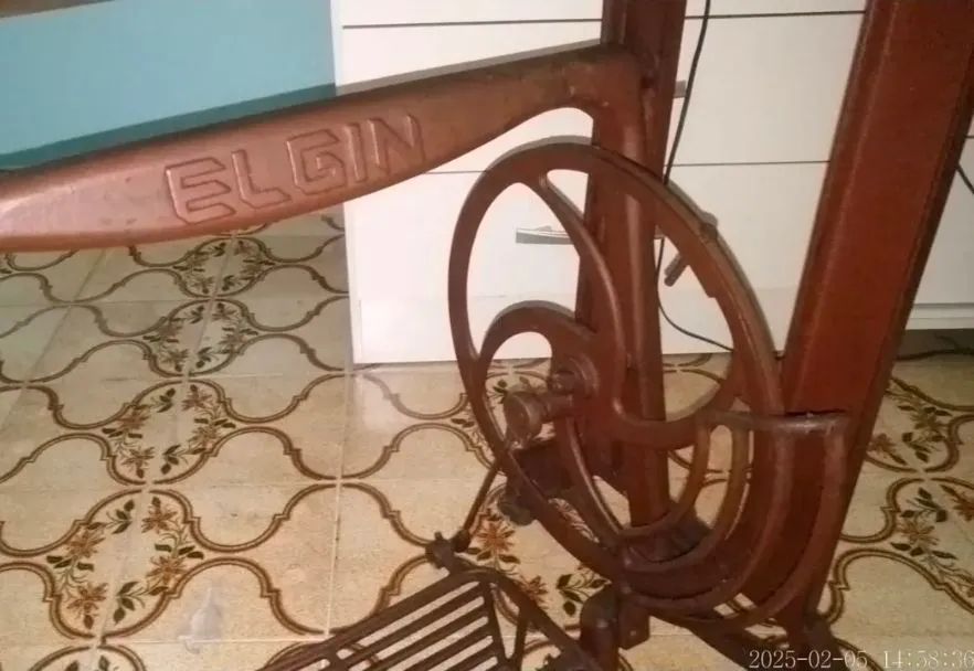 Mesa de maquina antiga 