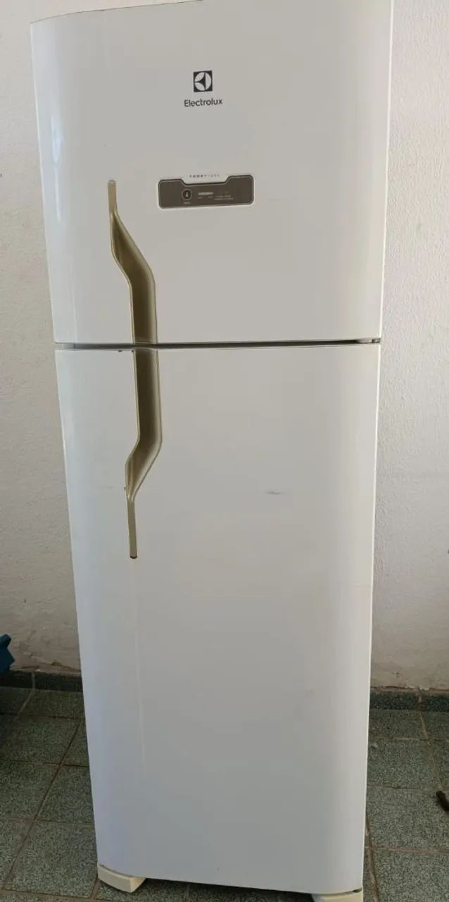 Geladeira Eletrolux 320L duplex Frost Free 