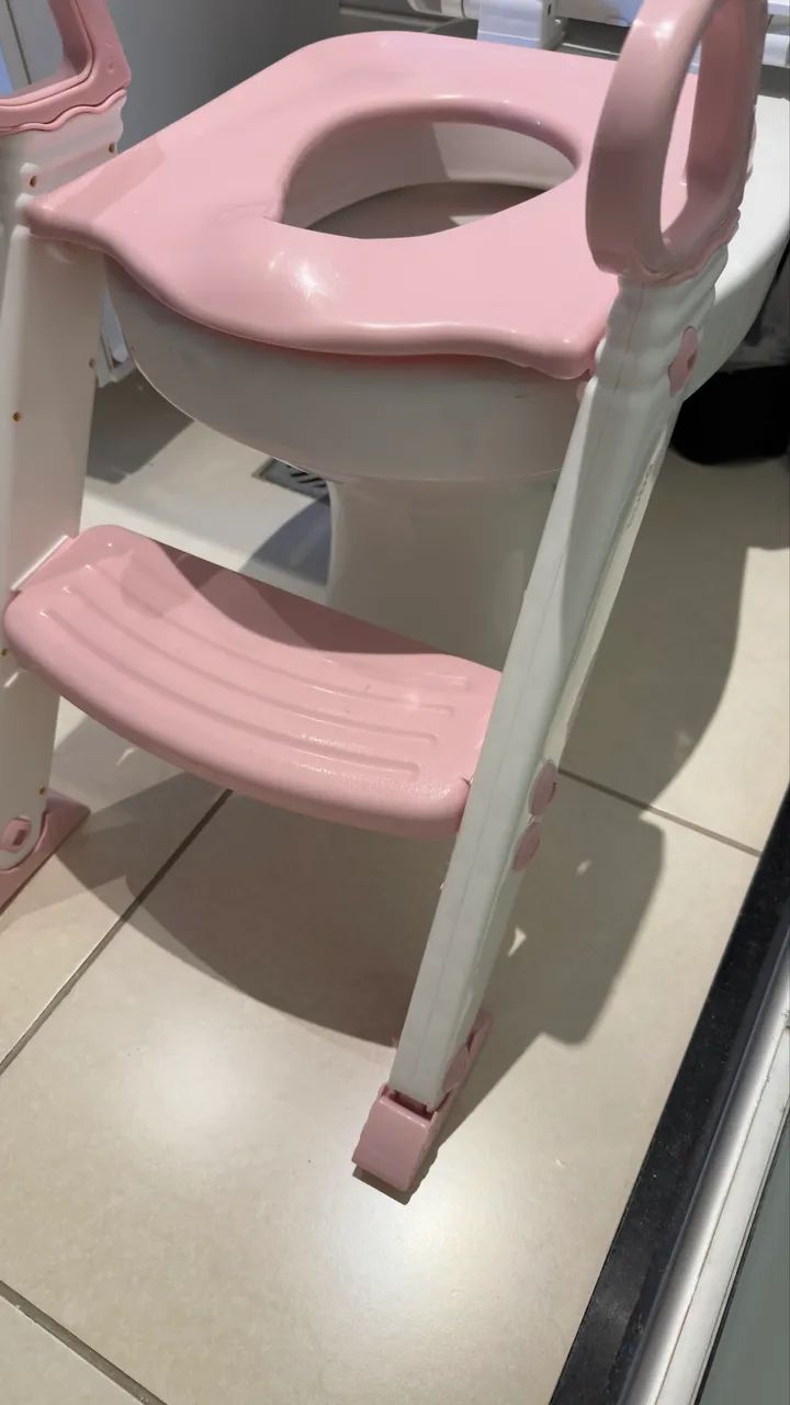 Assento redutor infantil com escada Rosa - Foto 4