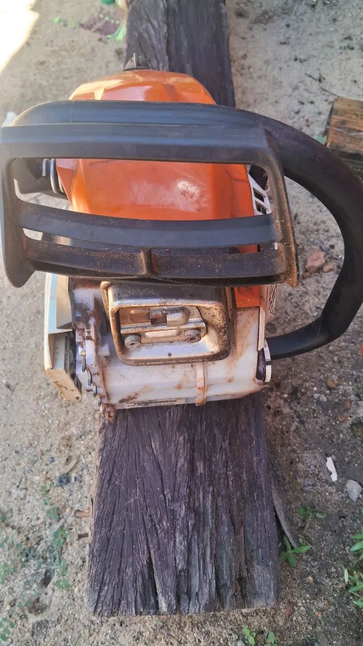 Vende-se motosserra stihl 212