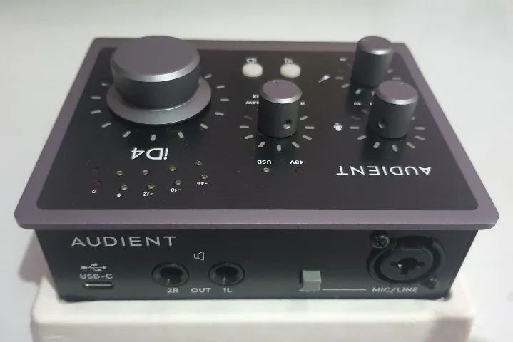 Interface de Áudio Audient iD4 MKII - Foto 3