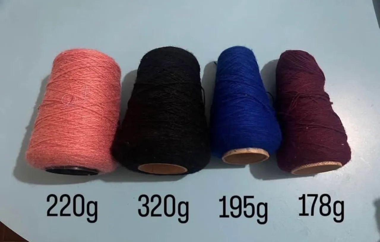 Novelos de lã - cores variadas 1 kg  - Foto 3