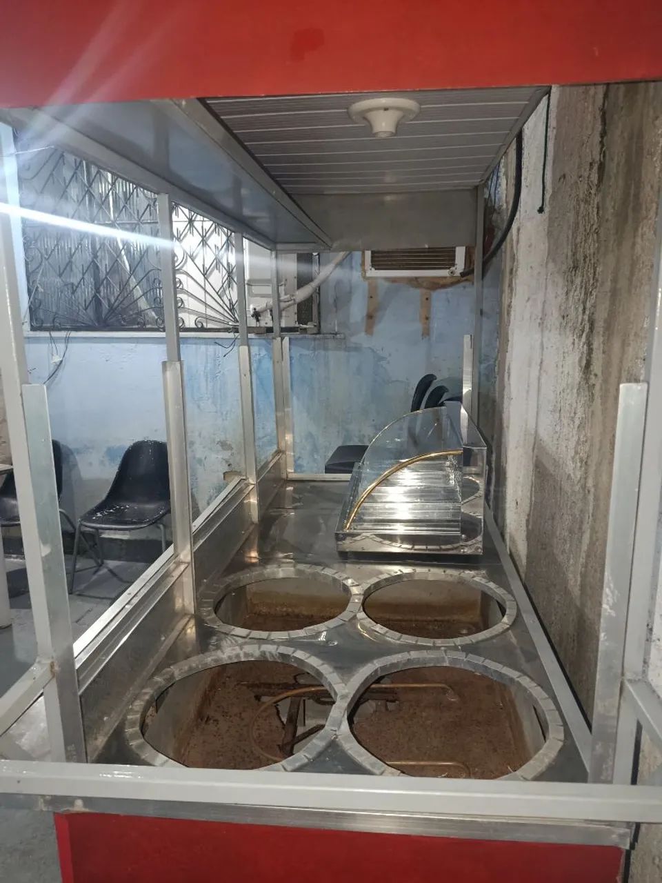Vendo trailer de caldos e salgados, ideal pra começar a vender salgados  - Foto 3