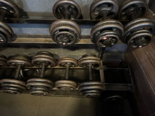 Halter de academia  (Dumbbell de 6 a 30 kilos) Estante   - Foto 4