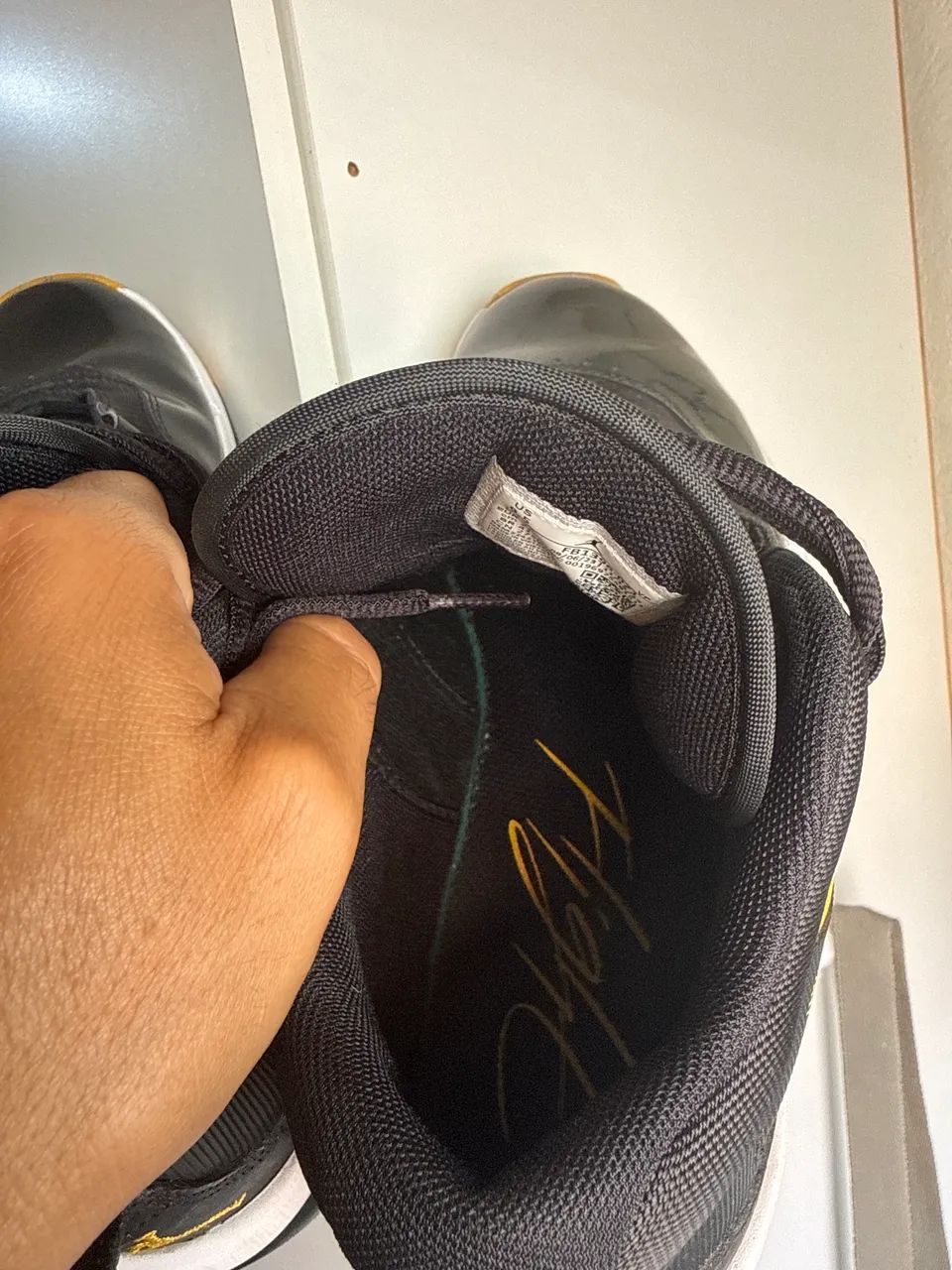 Jordan Stay Loyal 3 Black Yellow Ochre número 41  - Foto 5