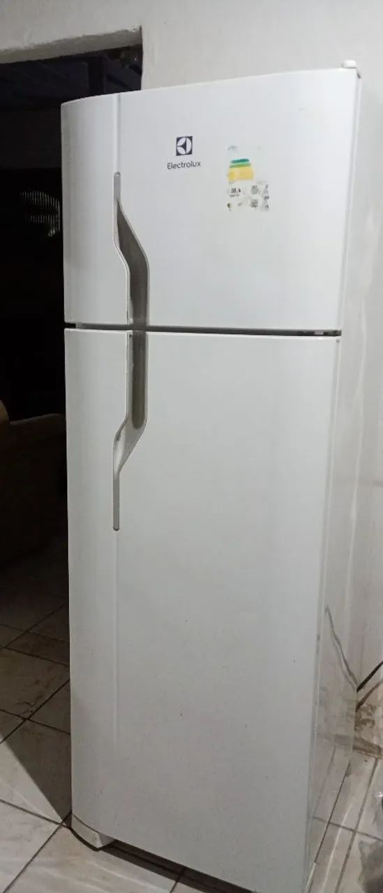 GELADEIRA NOVA EXCELENTE 
