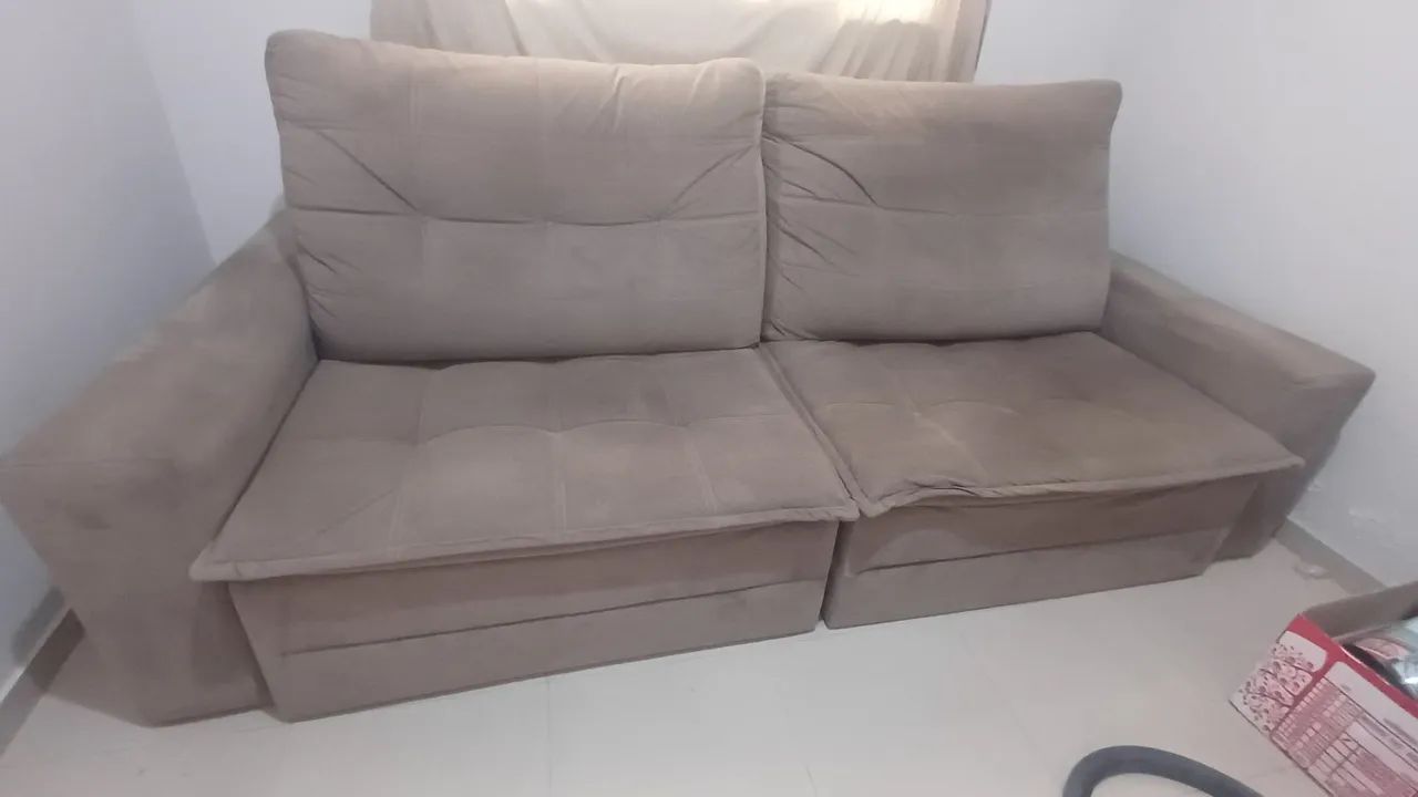 Sofa Retrátil - sem rasgos. Estrutura robusta