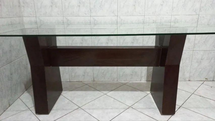Mesa de jantar com tampo de vidro + 4 cadeiras - Foto 3