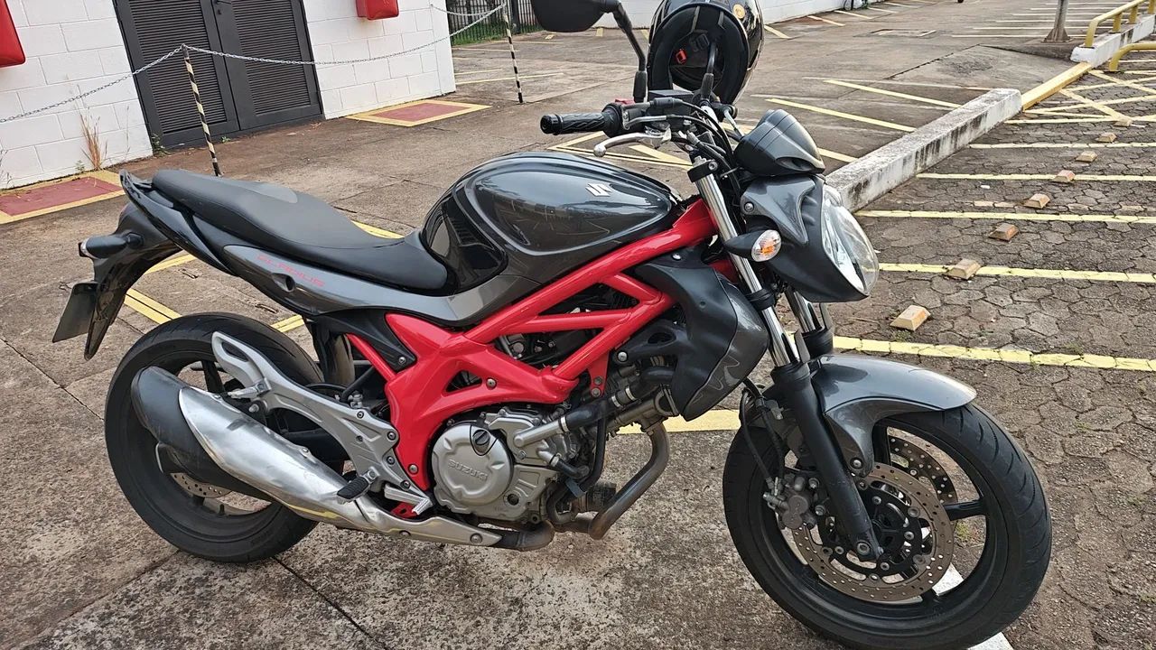 Suzuki Gladius 