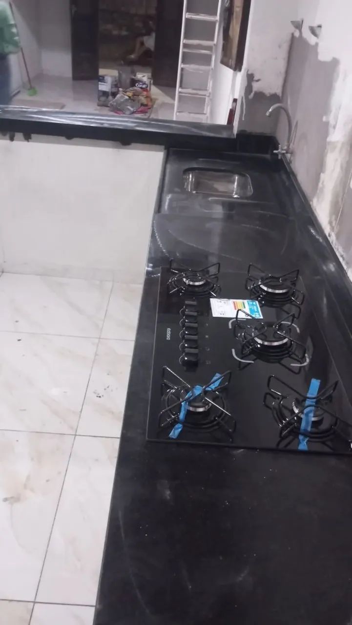 Pias e bancadas de Marmores e granitos 