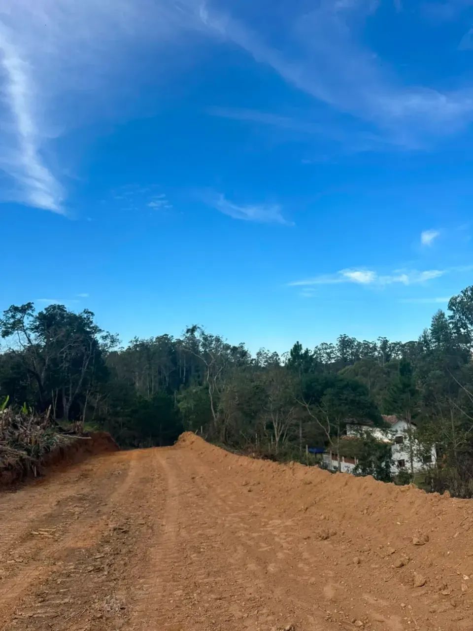 Chácara dos sonhos: 1000m² com nascente natural - Foto 3