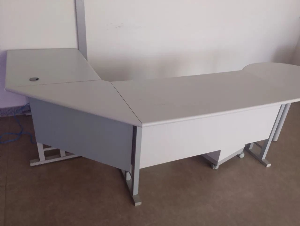 Mesa escritório em L - Foto 2