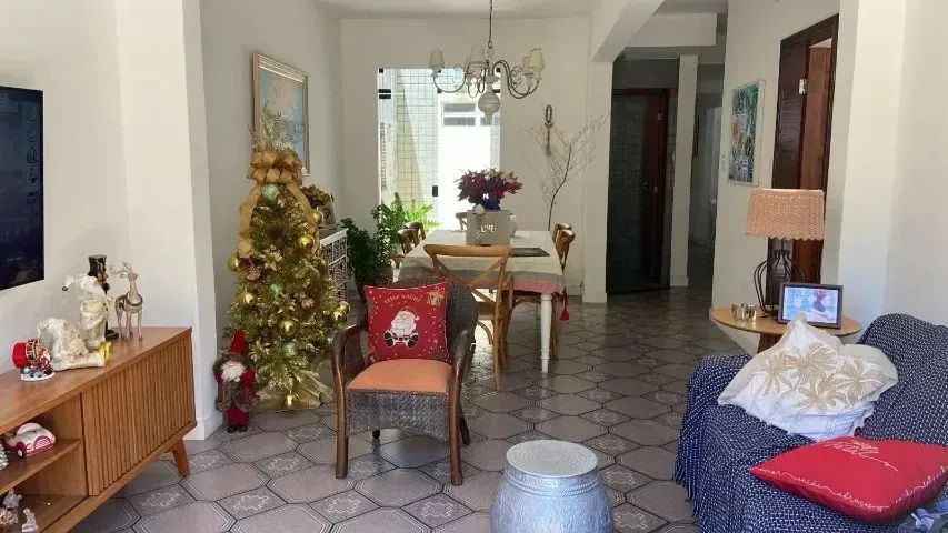 CASA NA PRAÇA DA IMPRENSA  NO BAIRRO  13 DE JULHO - Foto 2