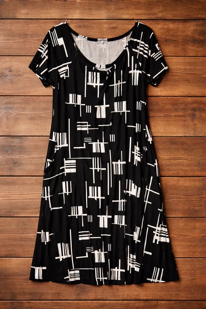 Vestido preto e branco MÍDI