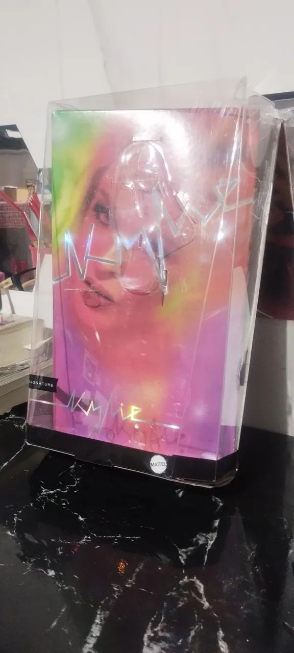 Caixa da Barbie Kylie Minogue - Foto 2