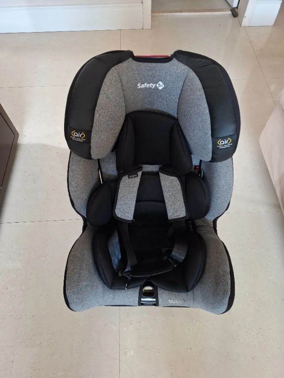 Cadeirinha Safety 1st com Isofix - Foto 2