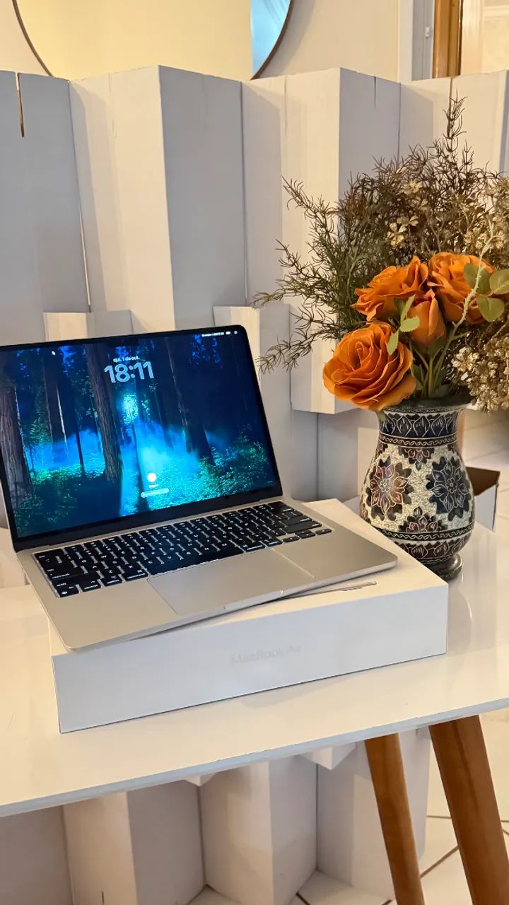 MacBook Air M2 - 8GB/ 256 - 13.6"