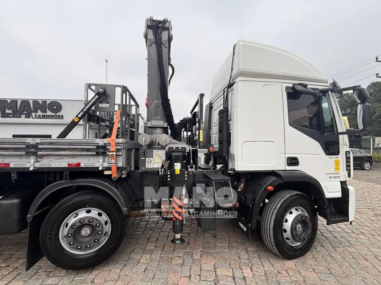 IVECO TECTOR  8X2 (Munck) - Foto 4