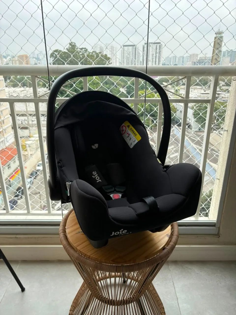 Bebê conforto JOIE iSnug 2 Shale(Preta)