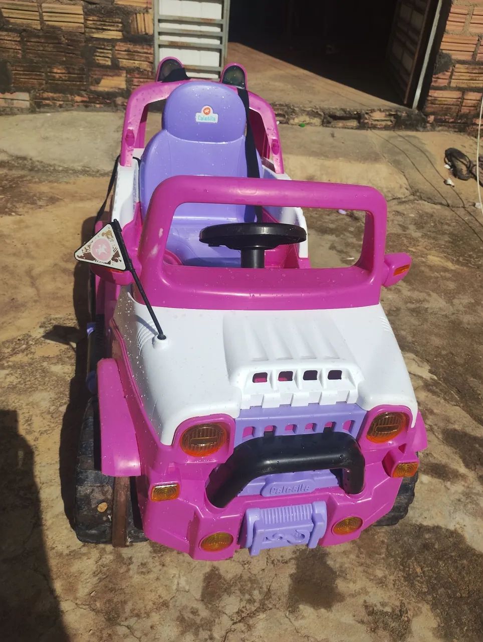 Vendo carrinho infantil jeep rosa - Foto 2