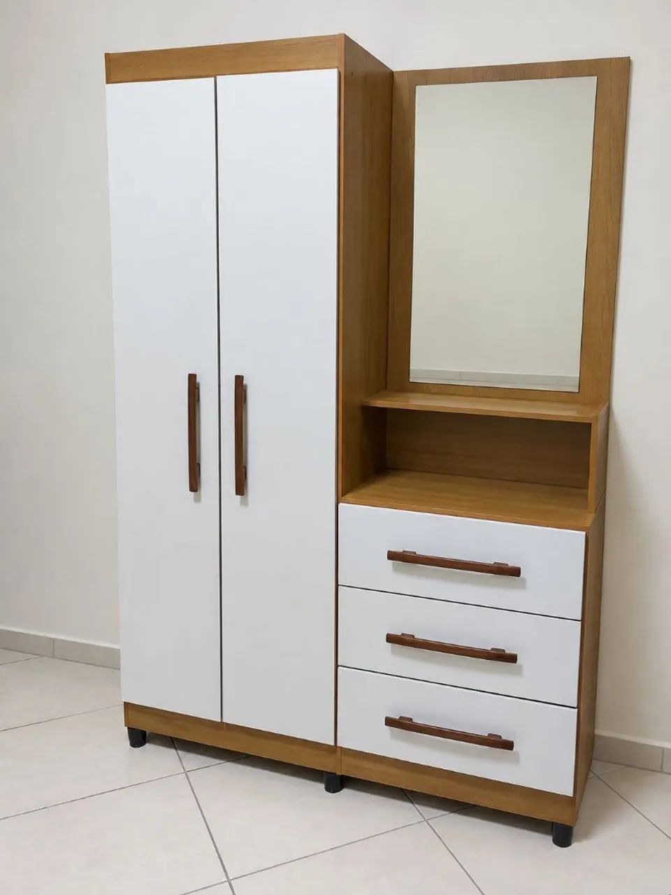 Guarda-Roupa em MDF com Espelho