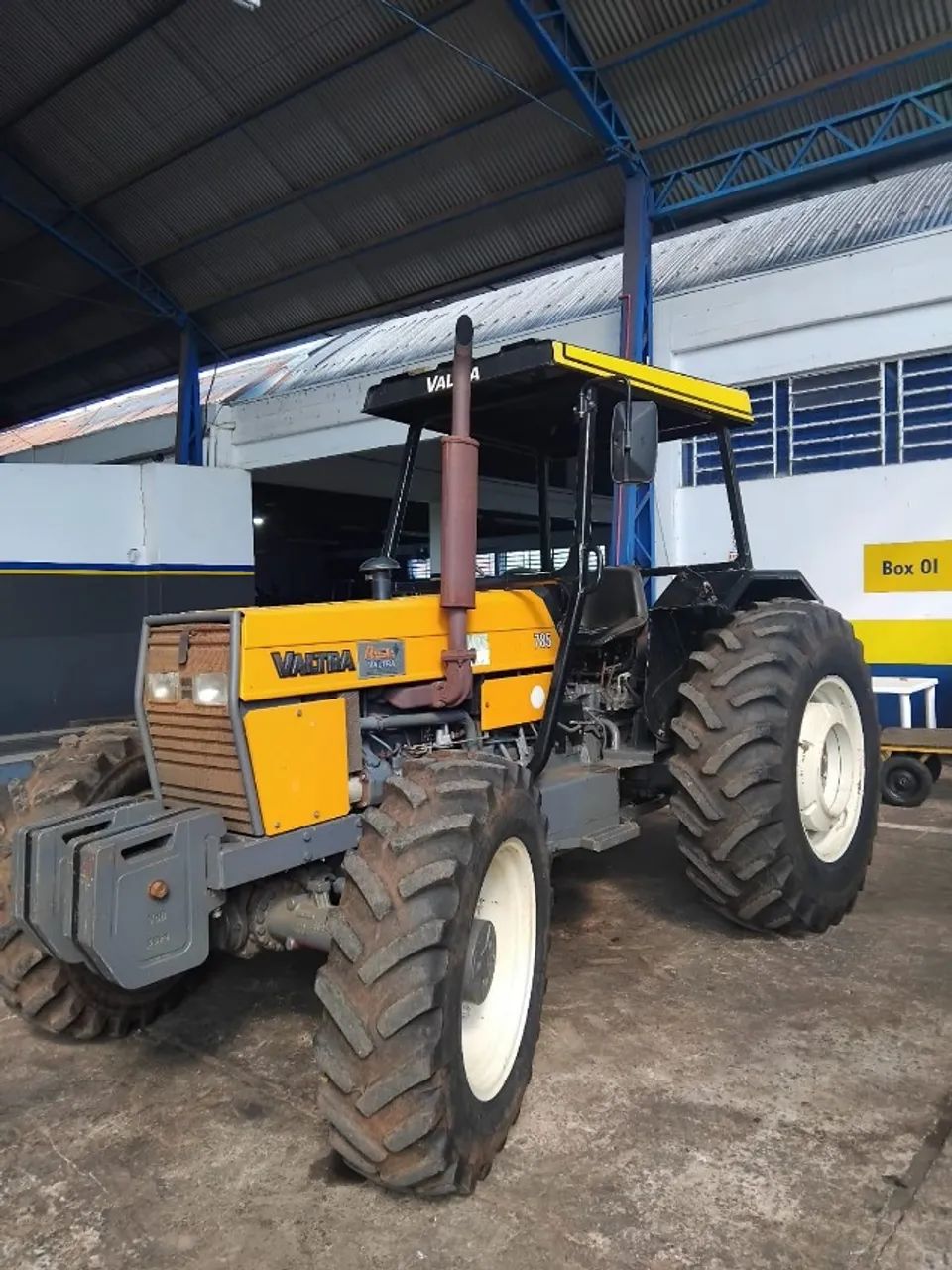 TRATOR USADO, MARCA VALTRA, MODELO V-785 - ANO 2010