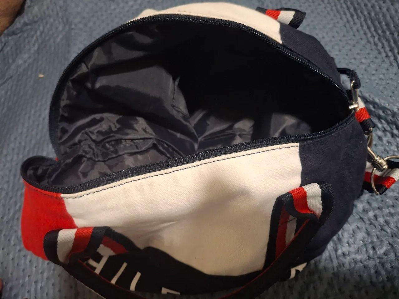 Mala pequena Tommy Hilfiger  - Foto 3