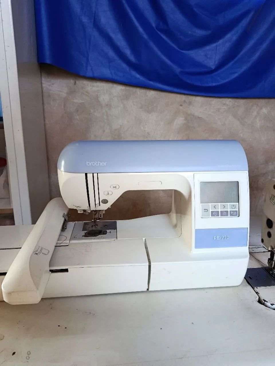 Máquina bordadeira - Foto 3