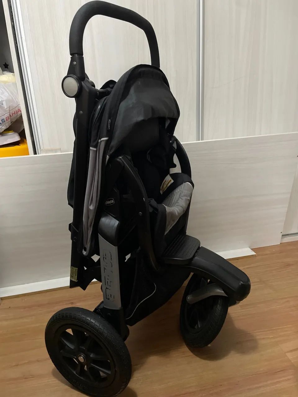 Carrinho de Bebê Chicco 3 Rodas com Amortecedor  - Foto 3