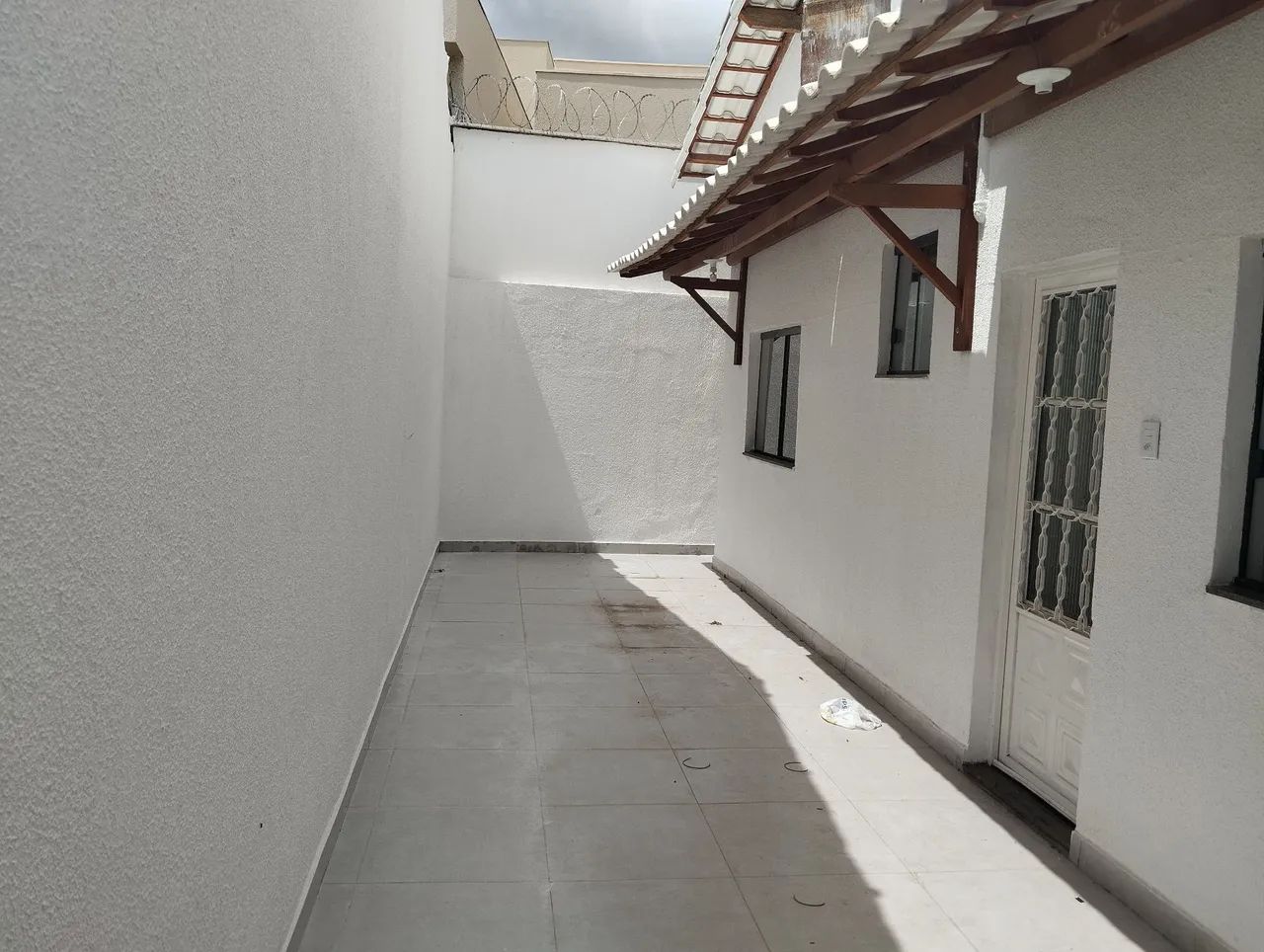 Alugo casa com 3 quartos no lundiceia  - Foto 3