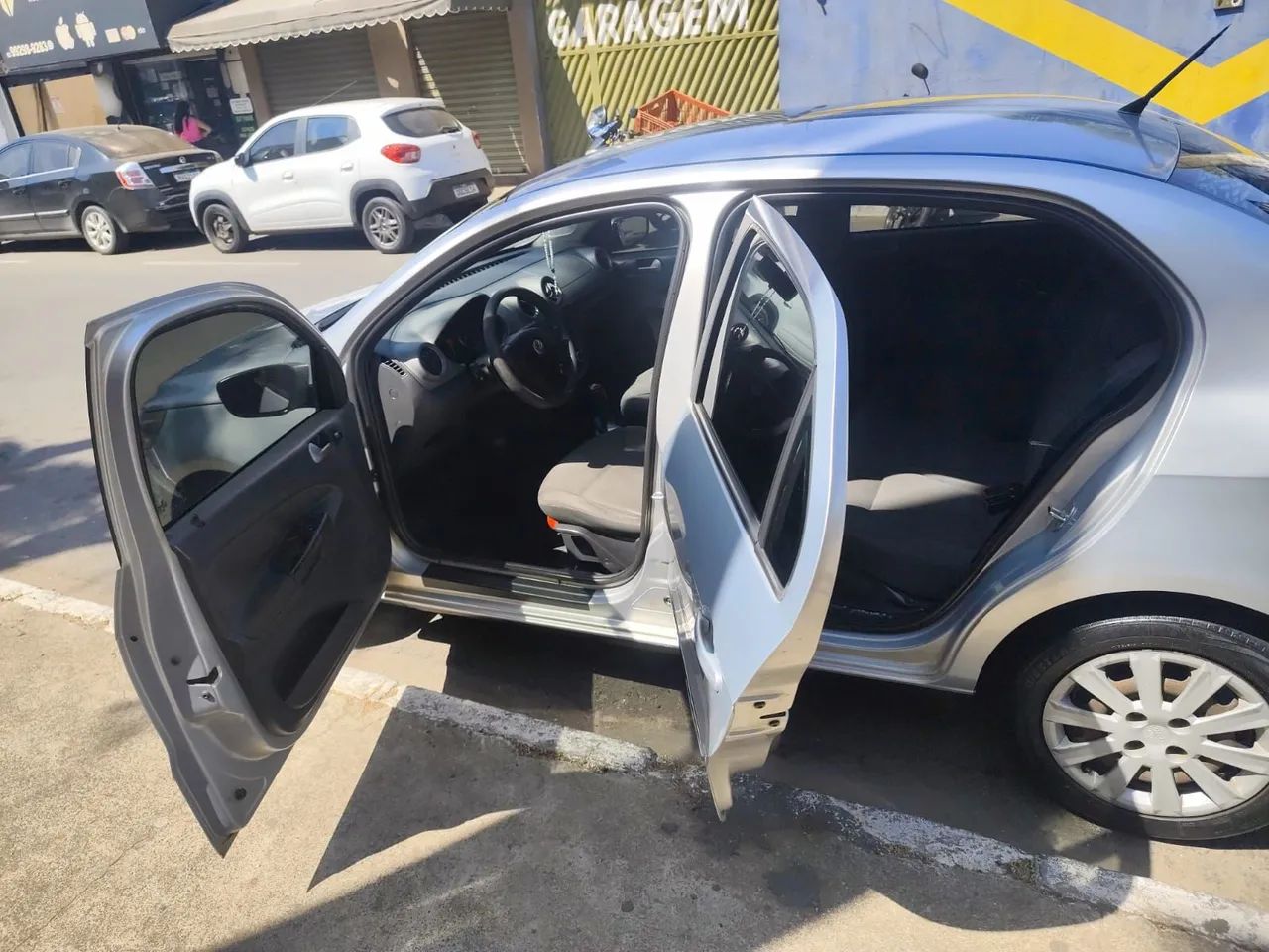 Volkswagen Voyage COMF/HIGHLI. 1.6 T.FLEX 8V 4P 2012