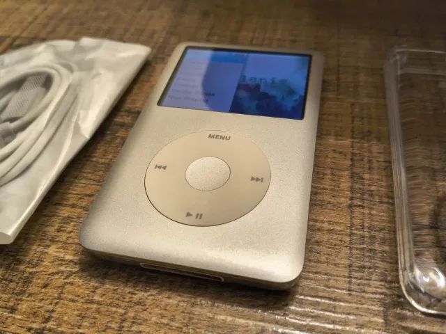 iPod Classic 7ª geração - 256gb - bateria nova, frontal e clickwheel novas + capa + cabo - Foto 5